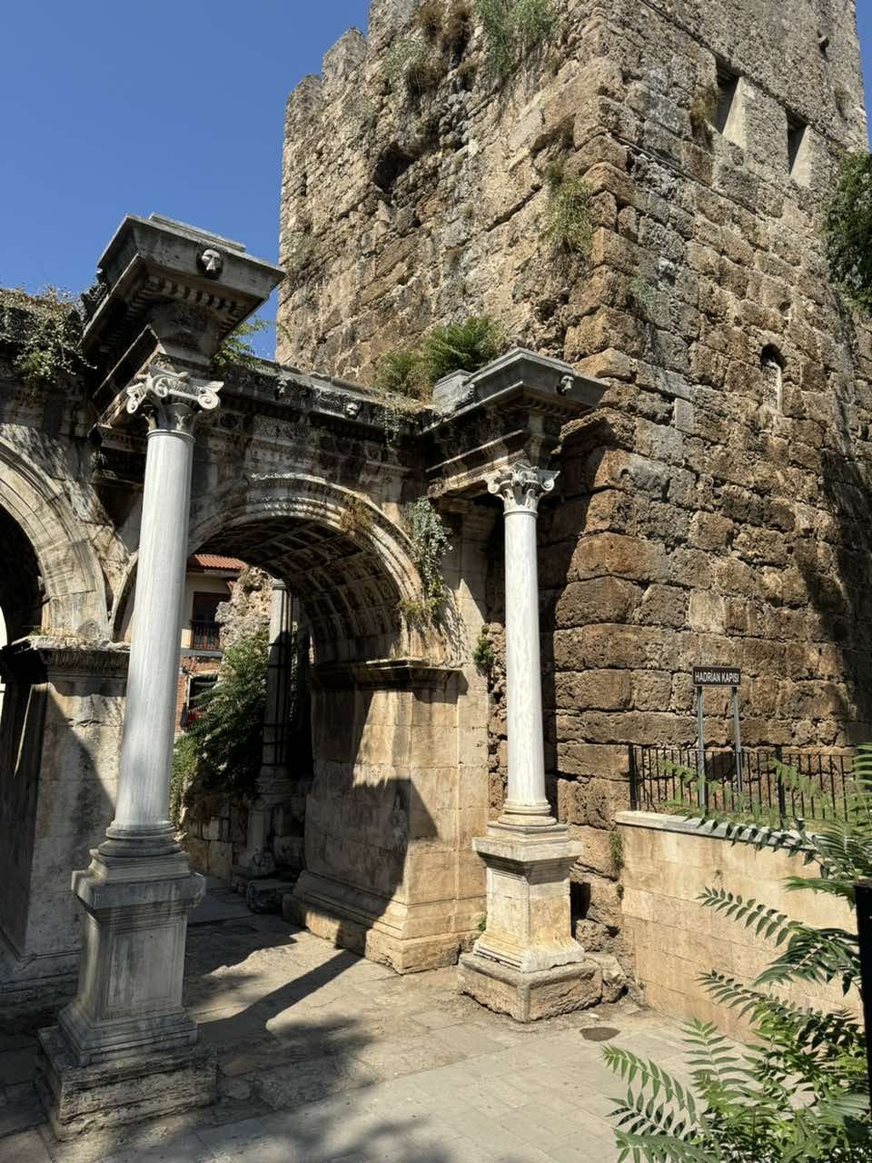 Ездили на экскурсию с Тураном. Очень всё понравилось. Туран блестящще владеет русским языком, знает историю, много