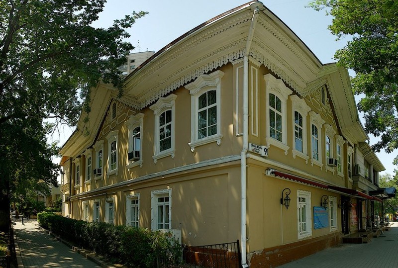 Жибек Жолы - любимый променад алматинцев и чаепитие по-казахски