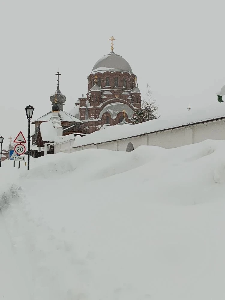Шикарная экскурсия! У экскурсовода столько интересных фактов в голове (вписанных в структуру экскурсии), что диву даешься!