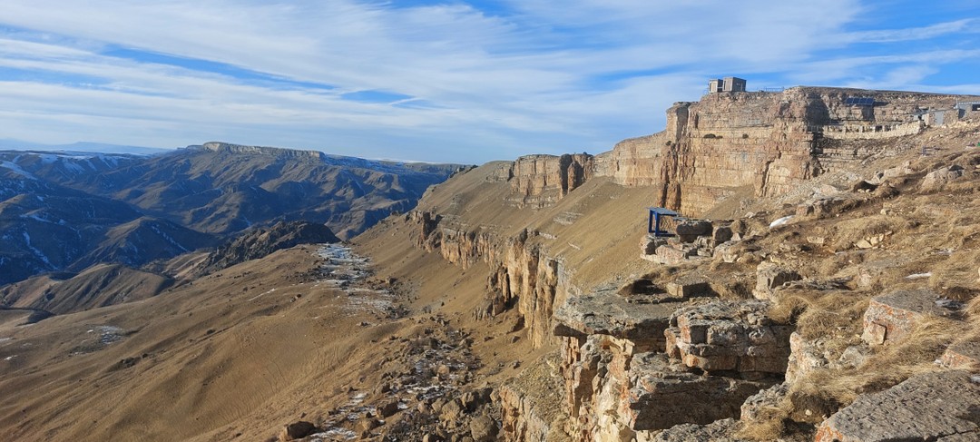 Наше путешествие удалось на славу, встретил Кавказ величесвенно и добро. С спокойным и уверенным водителем в