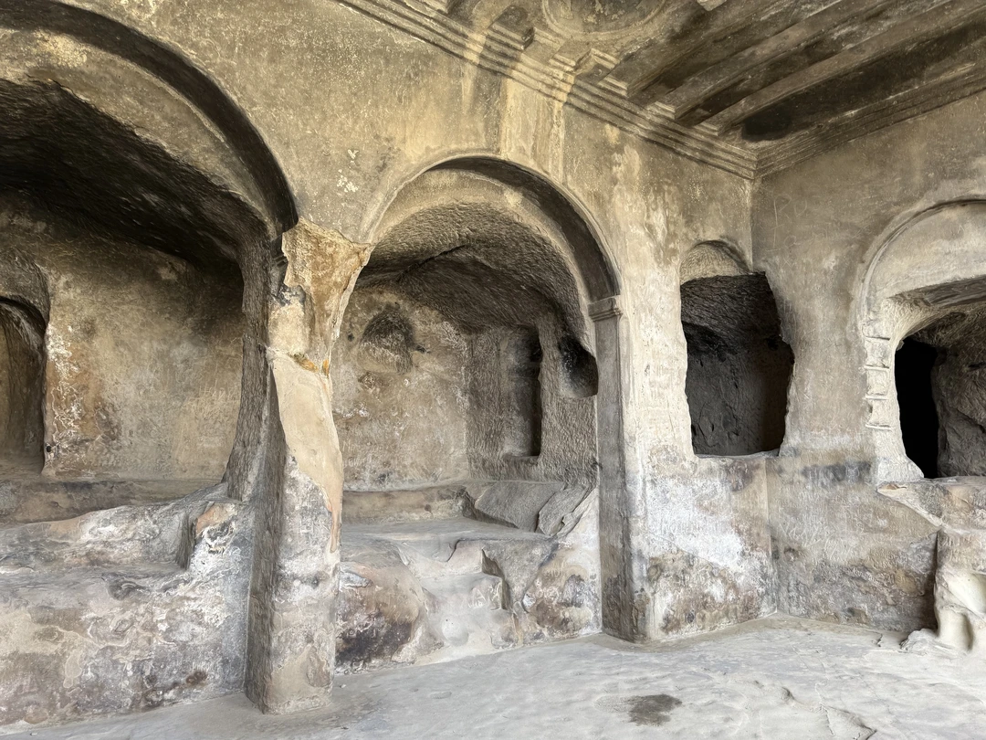 Экскурсия очень познавательна! Проходила на двух языках! Экскурсоводу отдельное спасибо за профессионализм!