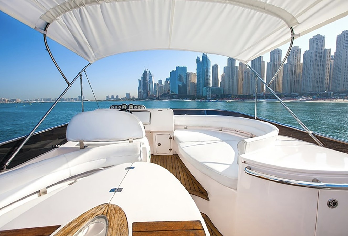 Прогулка на роскошной яхте в Дубае