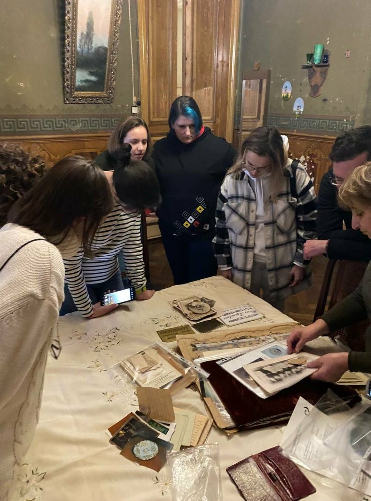 Парадные Сололаки: индивидуальна тёплая прогулка и чаепитие в старинной квартире (27/34)