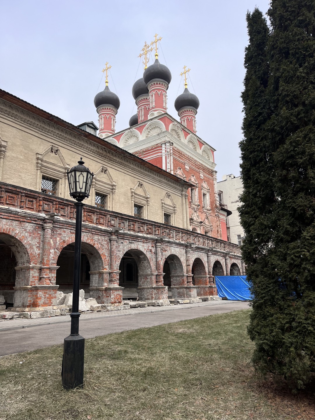 Экскурсия с Еленой позволила не просто познакомиться с историческими фактами, оставила ощущение личного присутствия при тех