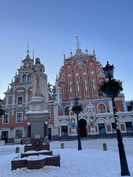 Александра потрясающий экскурсовод, один из лучших экскурсоводов к кому я обращался (экскурсии заказываем постоянно). Экскурсия была