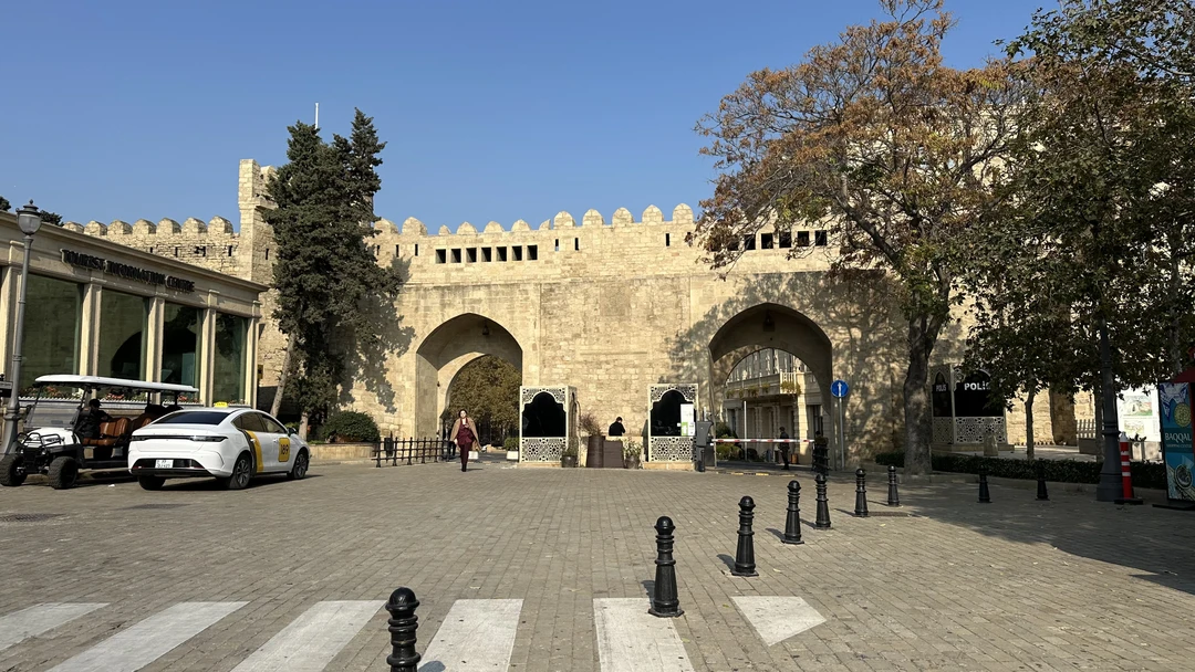 Мне очень понравилась экскурсия, гид Джамаль увлеченно, энергично, интересно, захватывающе рассказывает, полностью погружает в повествование, в