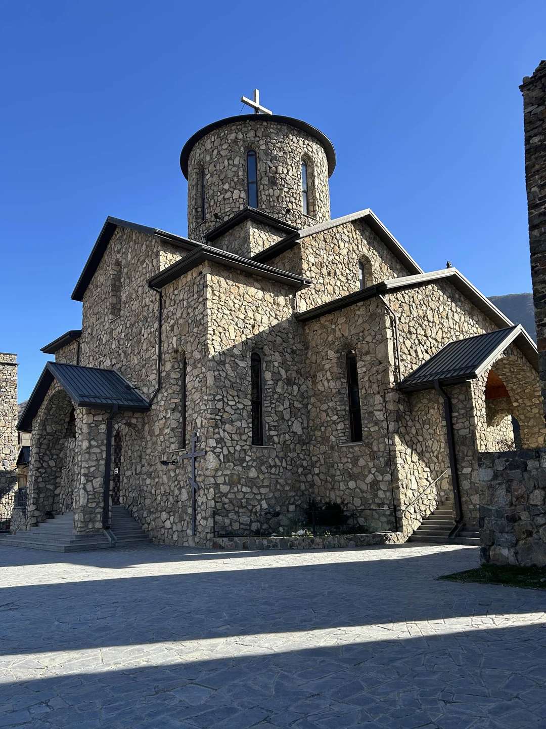 Брал экскурсию в ноябре. Гид Альберт - профессионал своего уровня, провел по всем знаковым местам маршрута