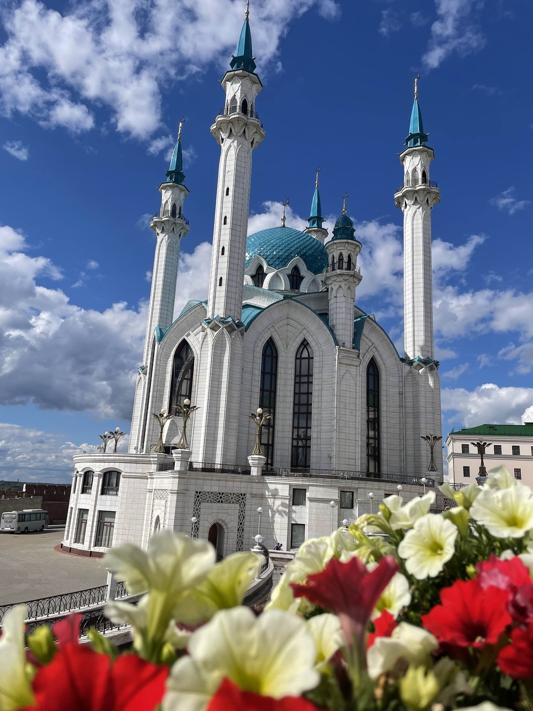 Казань: на автобусе по городу и пешком по кремлю (Anton)