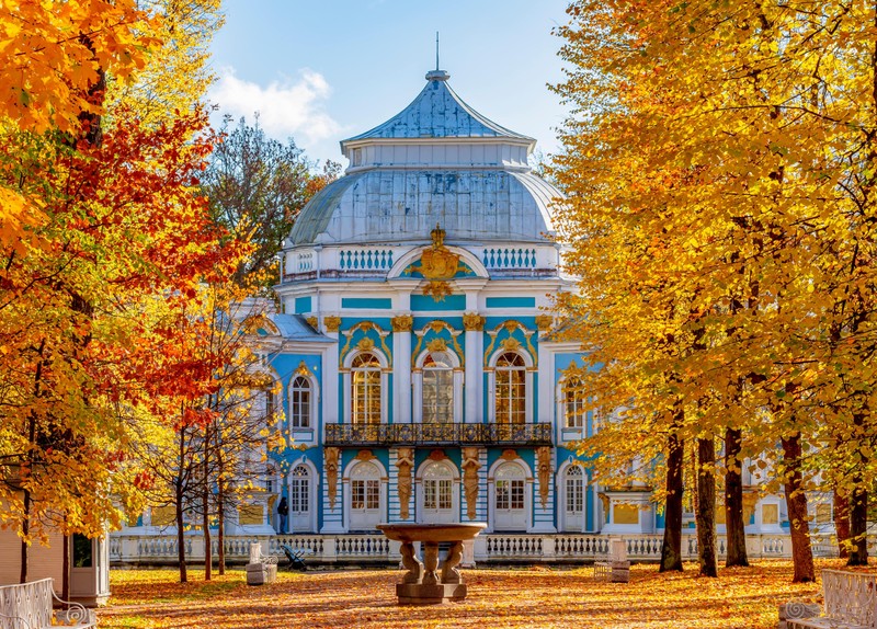 Автобусный тур из Казани в Петербург: главные места северной столицы, Петергоф и Кронштадт