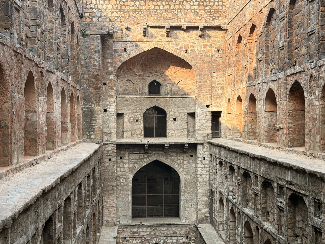 Потрясающий гид! Благодаря ему Дели открылся совершенно по-другому — живой, яркий, глубокий. Он очень заботливо продумывал