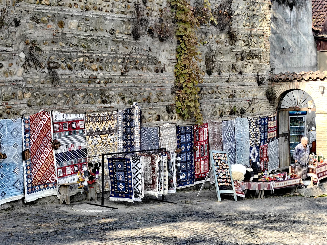 Прекрасная экскурсия, отличный маршрут и, совершенно чудесная, гид Лана🥰 всем рекомендую! Очень красивые локации, есть, где