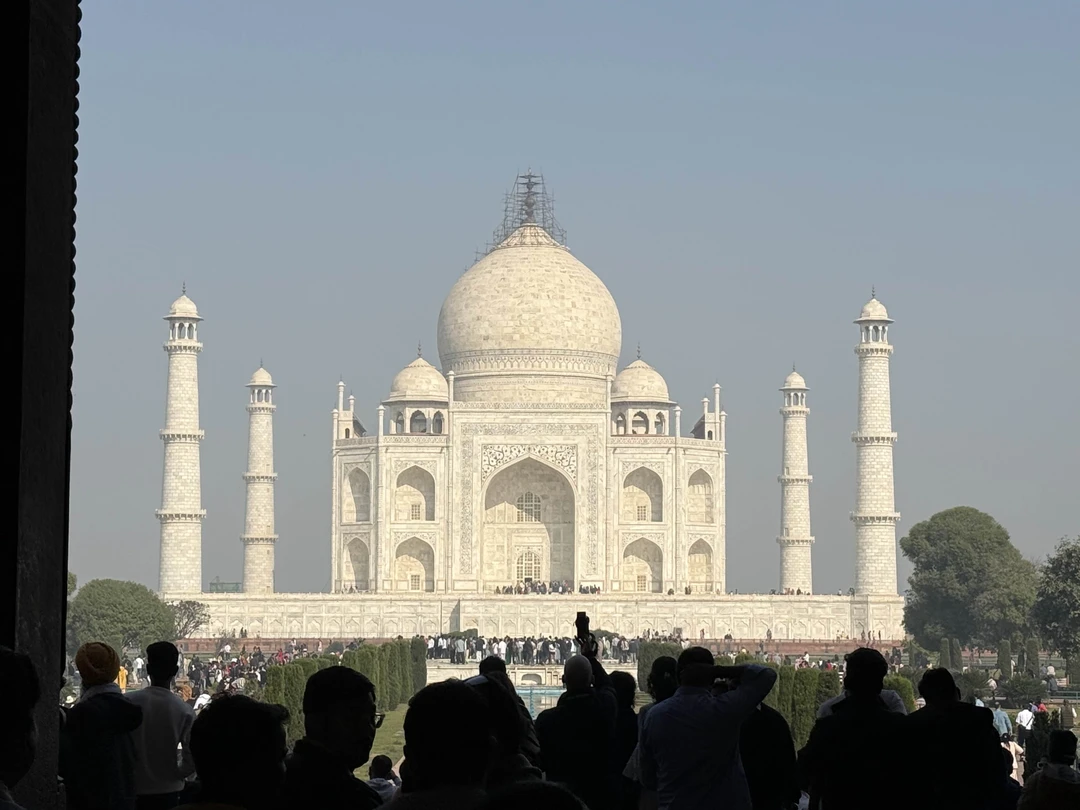 Могу сказать что гид Мосхин приятно нас удивил. Очень понравилась проведенная им экскурсия, хорошее знание истории