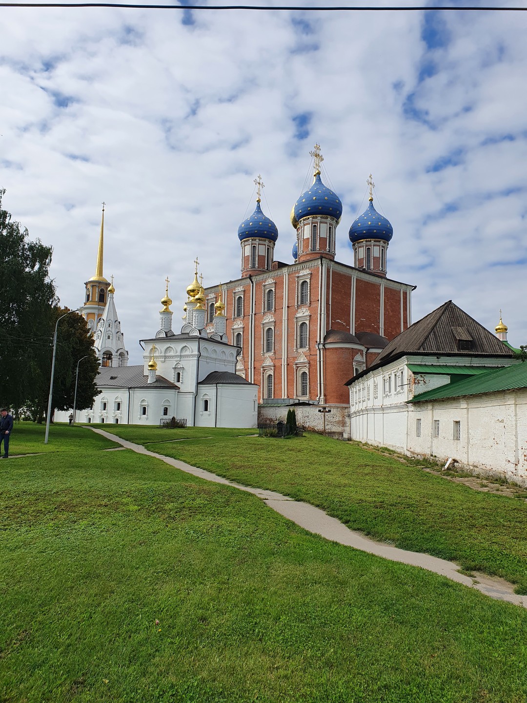 Спасибо Петру за то, что сделал знакомство с Рязанью таким приятным и интересным. Время прошло незаметно. Однозначно рекомендуем!