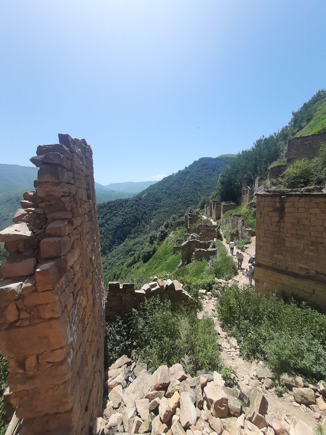 Скажу одно…. это настолько потрясающе. Сам тур, локации, организация, все настолько организованно. Шикарное питание. Особая благодарность