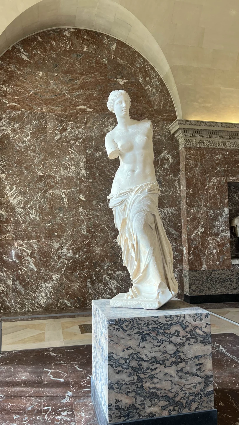 Лувр сквозь века и эпохи (Екатерина)