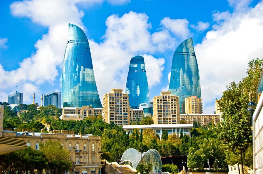 Когда ехать в Баку