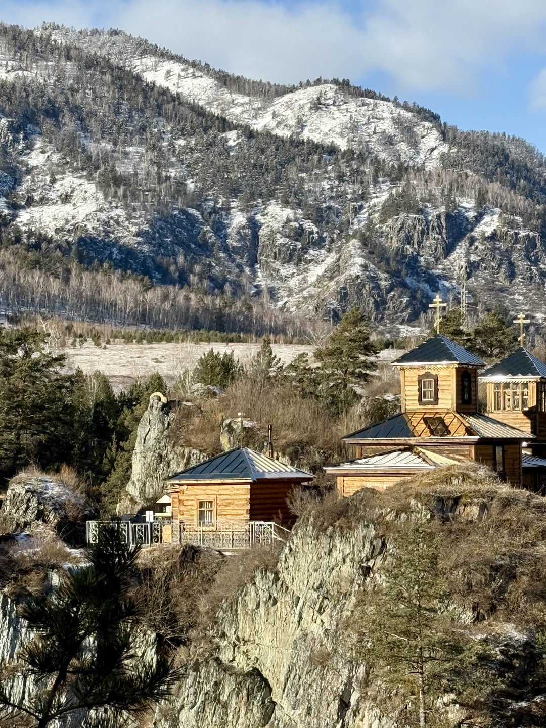 Зимой Алтай прекрасен! Очень рекомендую - горы нарядные от снега, народу никого! Спасибо гиду Ирине -