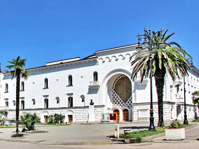 Аудиопрогулка по набережной древнего Сухума (без гида)