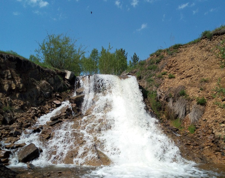 Водопады и скалы Новосибирской области