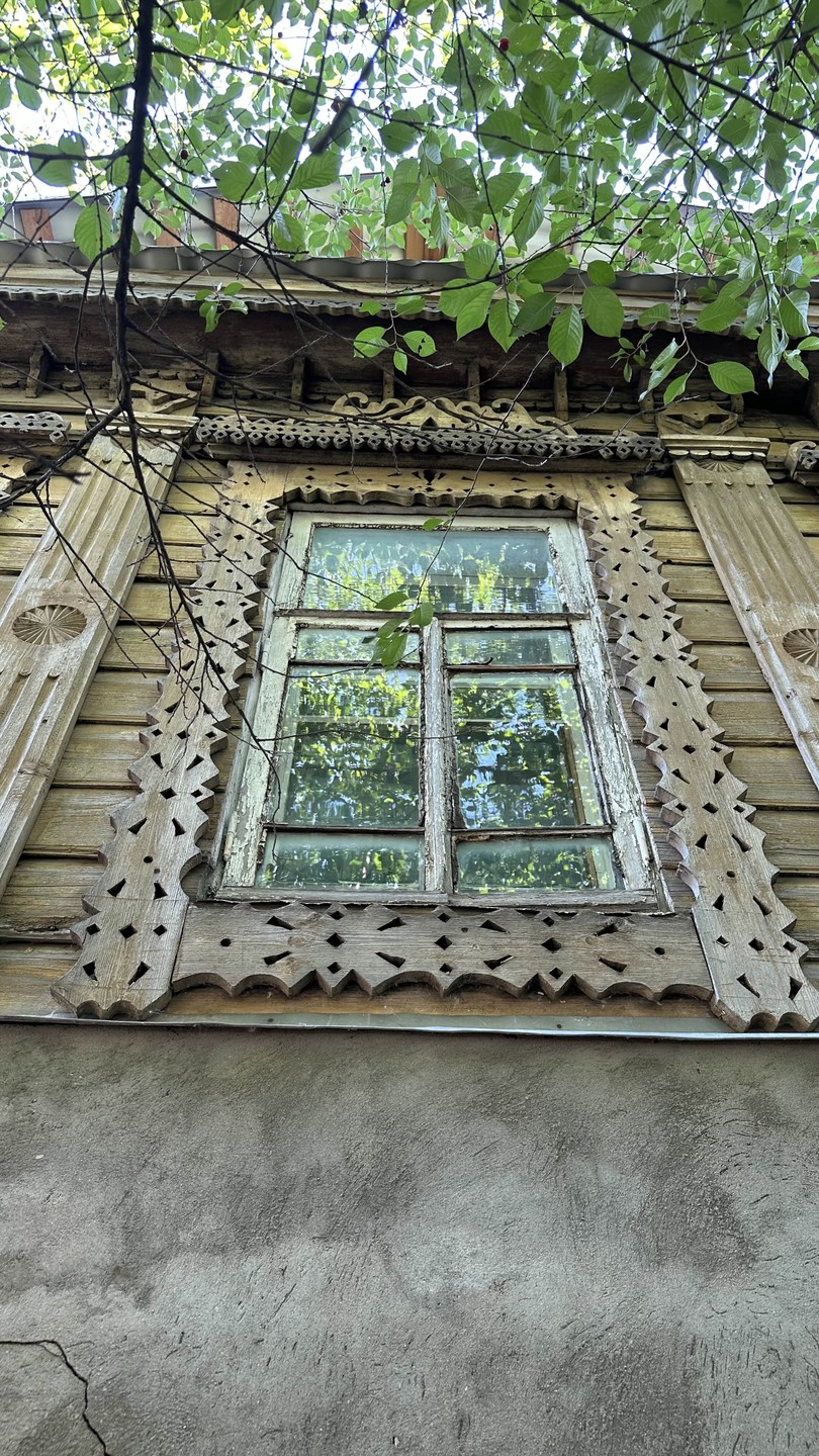 Очень любопытная экскурсия, было интересно! Эдуарду всего самого наилучшего, процветания и удачи в поисках новых артефактов в его любимом деле!