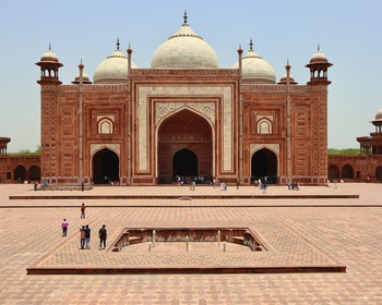 Город-призрак Фатехпур-Сикри и прибытие в Агру