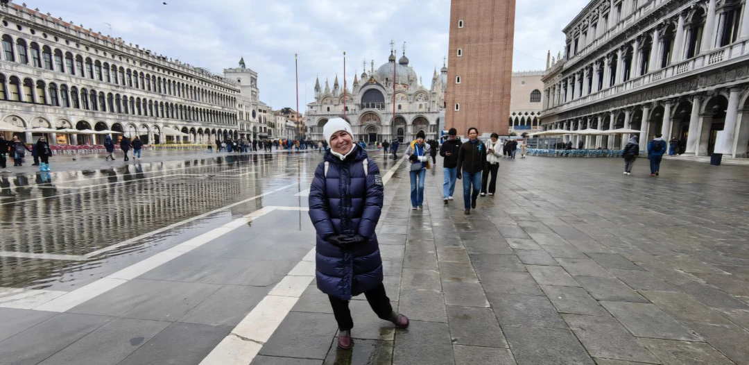 Хотим выразить искреннюю благодарность нашему гиду Валерию, который провел для нас две незабываемые экскурсии - Венецианское