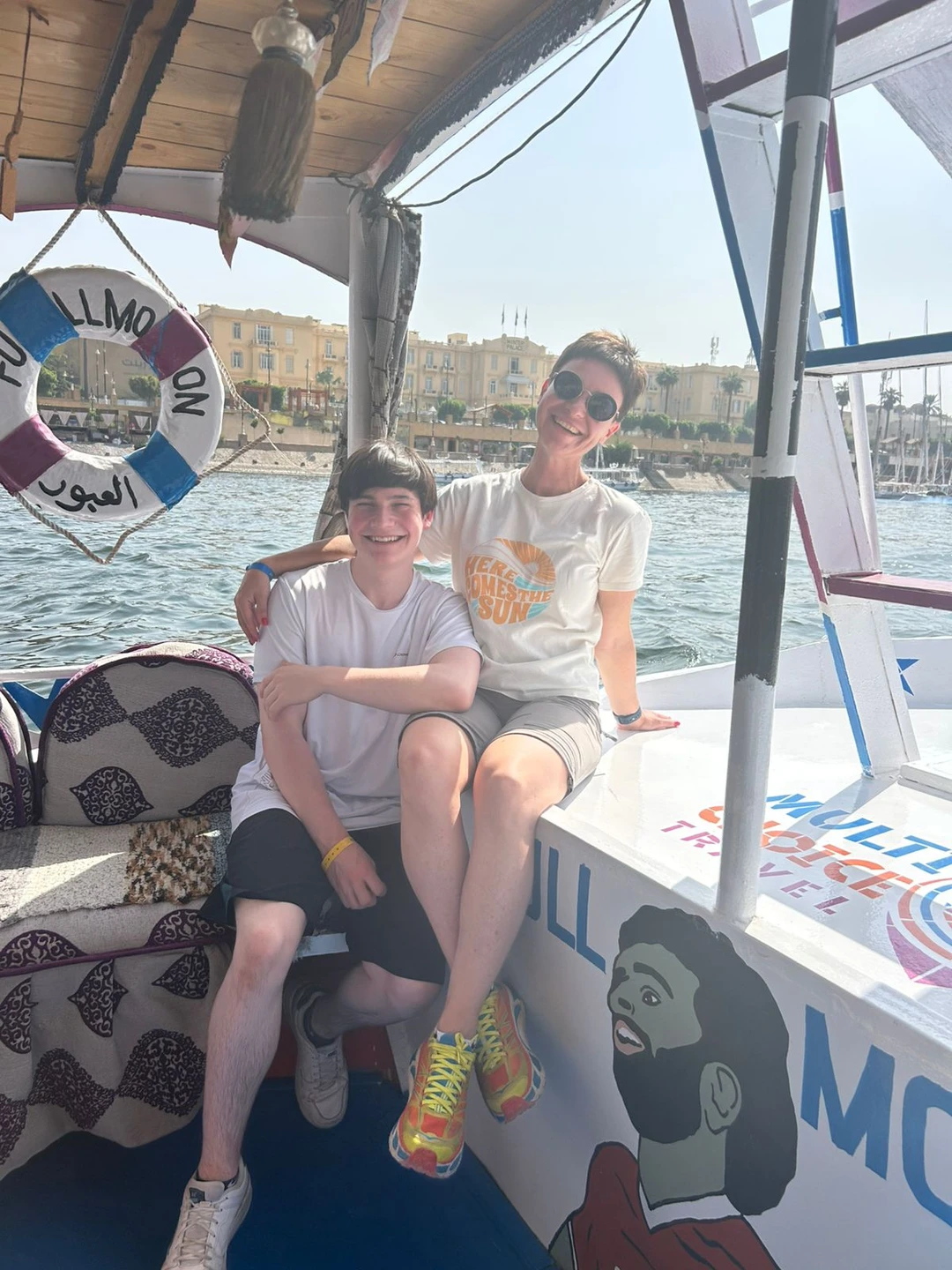 Были в Луксоре на индивидуальной экскурсии вдвоем с сыном. Гид Таха отлично знает свое дело. Все