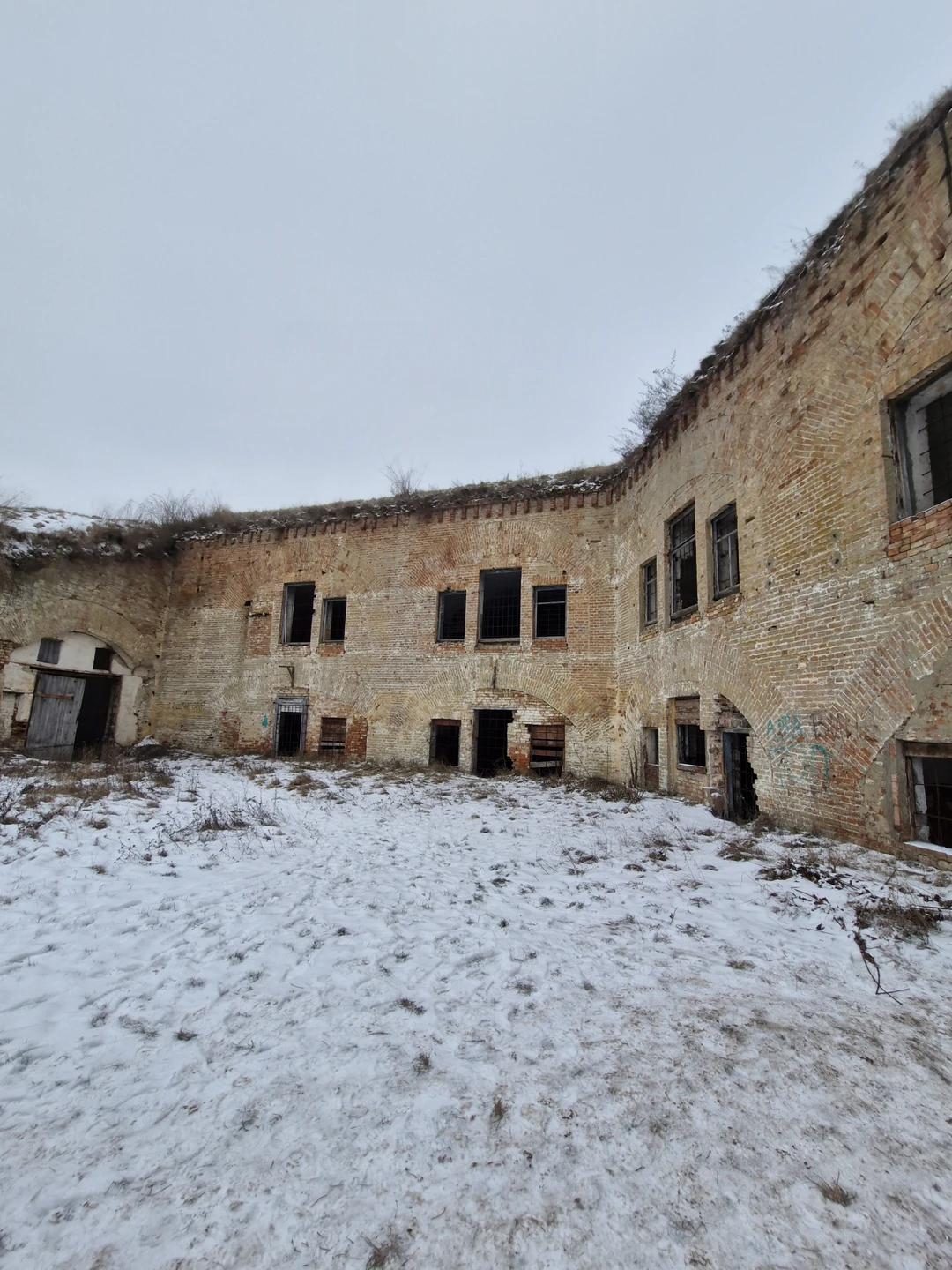 Добрый день! Брали экскурсию на новогодние праздники. До обеда Брестская крепость, после обеда непосредственно Брест. Сергей