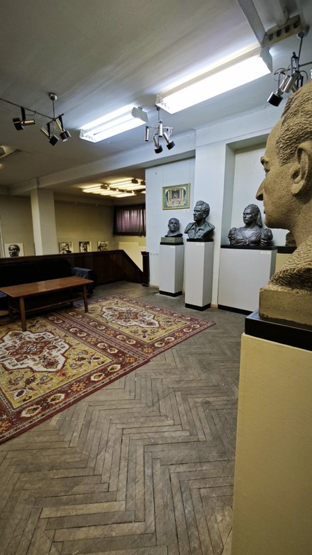 Арт-бранч «Ереванский Монмартр» (в уютной мини-группе)