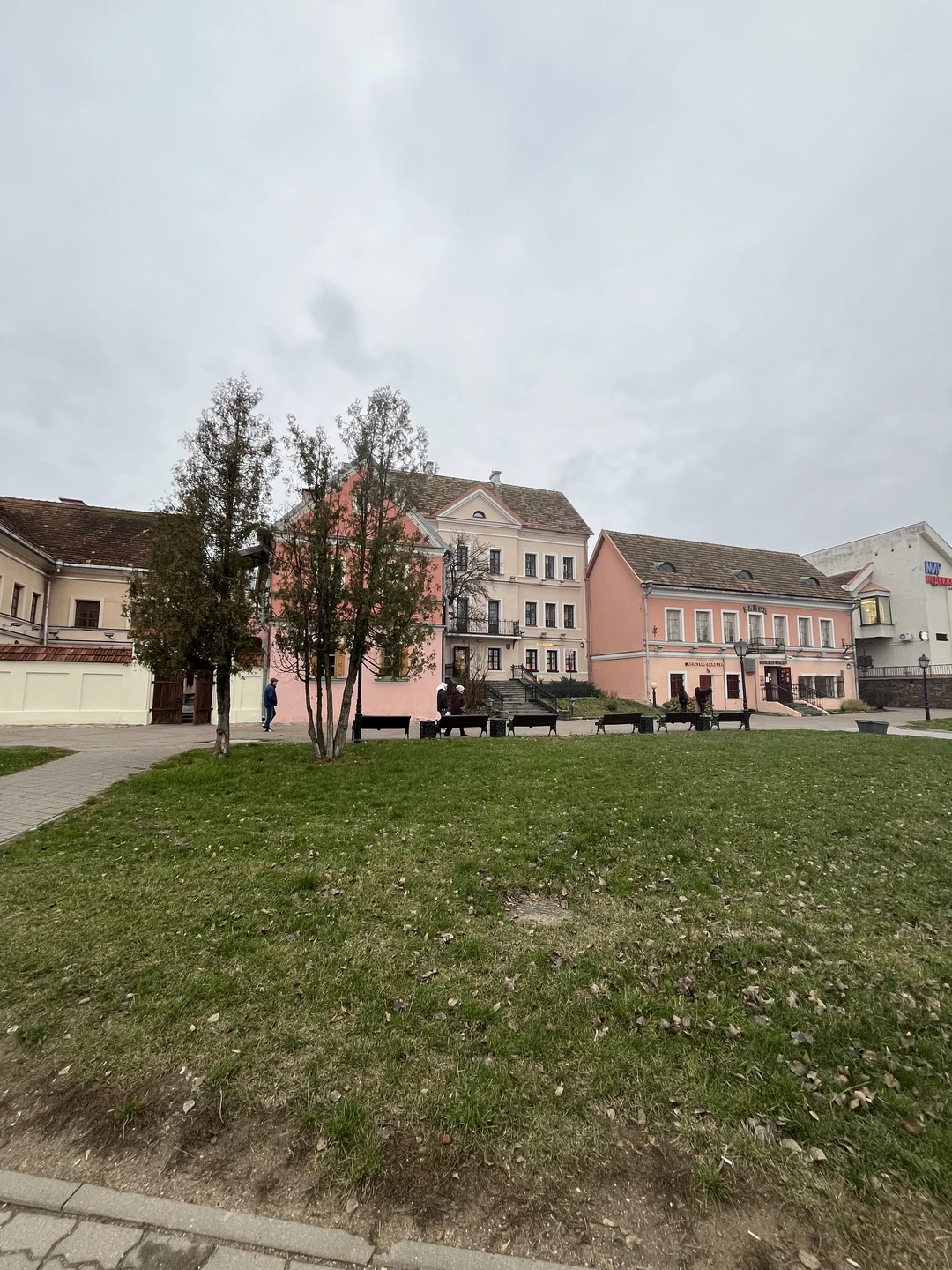 Была на обзорной экскурсии по Минску 22.11 с гидом Анатолием и осталась под впечатлением! Потрясающий экскурсовод