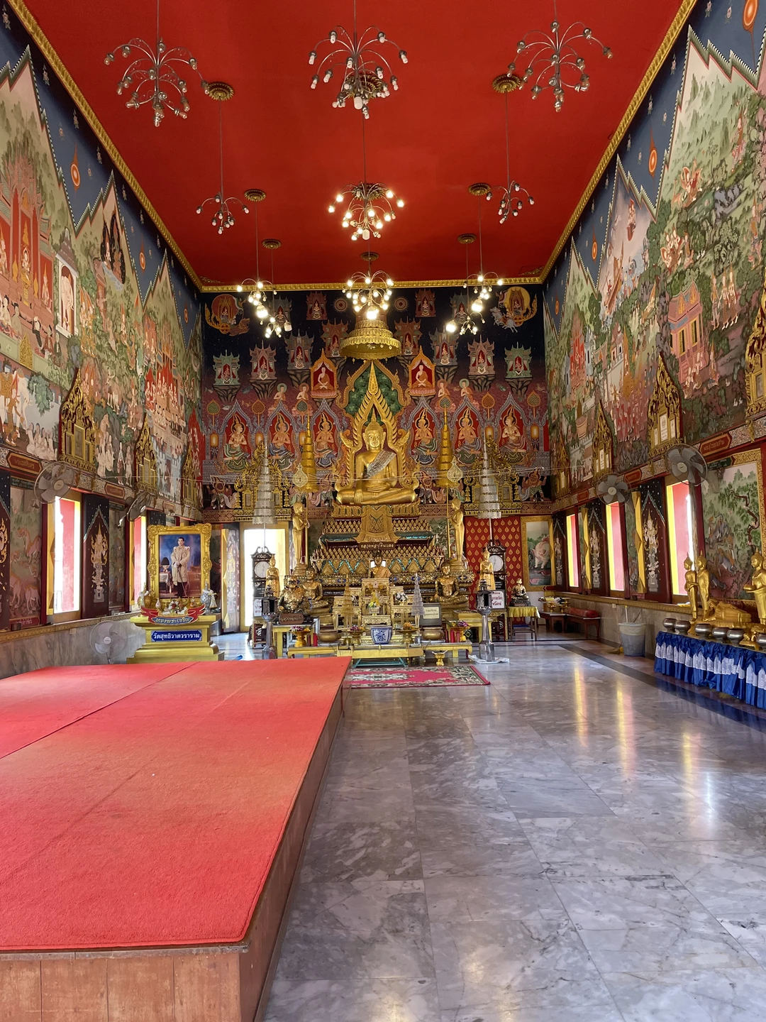 Нас сопровождала гид Роза. Поездка очень понравилась. Программа достаточно насыщенная-много локаций, интересный рассказ. А поезд на