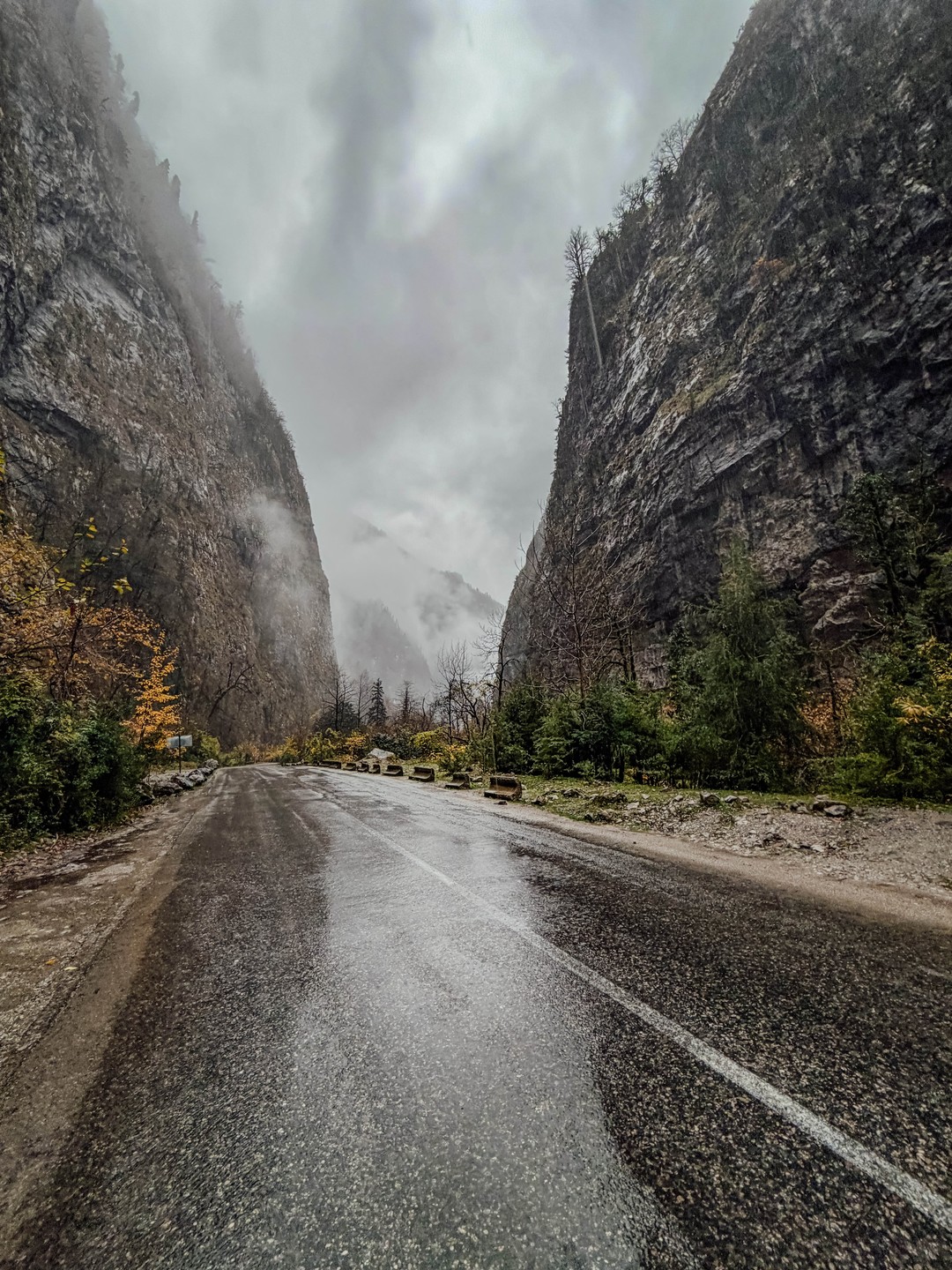 Не смотря на дождливую погоду получили массу позитивных эмоций от экскурсии, спасибо Рашиду за интересные истории
