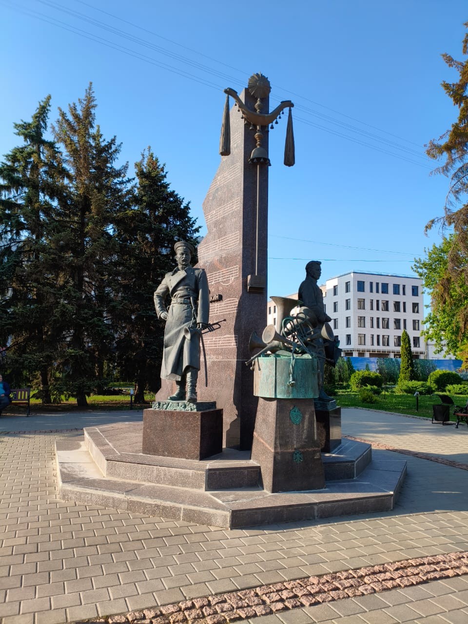 Название экскурсии полностью соответствует содержанию! Настроились на общение с экскурсоводом Олегом, но на последней "минуте" произошла
