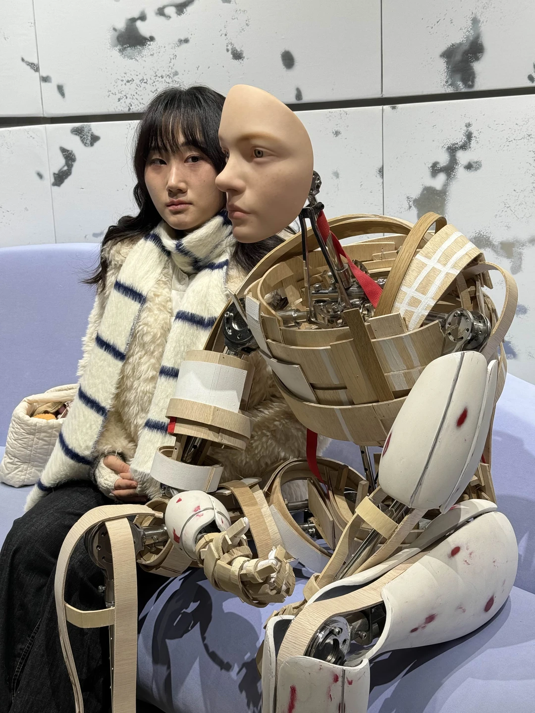 Ксюша - вне всяких похвал. Открытая в общении, интеллектуально разносторонняя, креативная в подборе highlights маршрута -