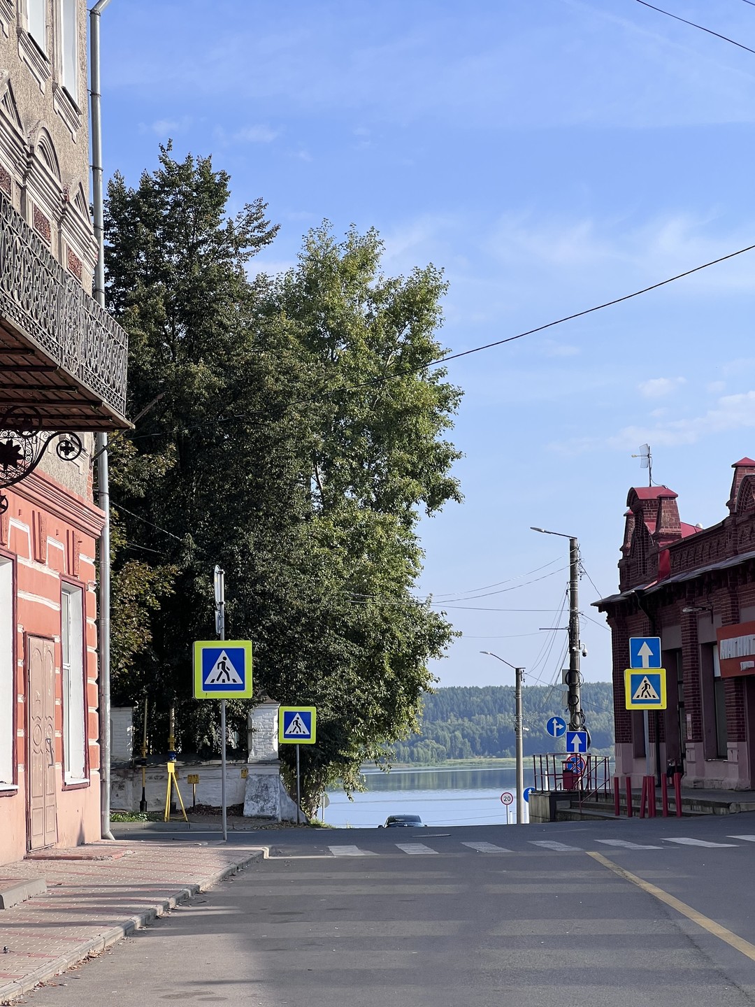 Тур выходного дня «Лето на Волге» нам с мамой очень понравился. Живописные пейзажи, прекрасные места, очень