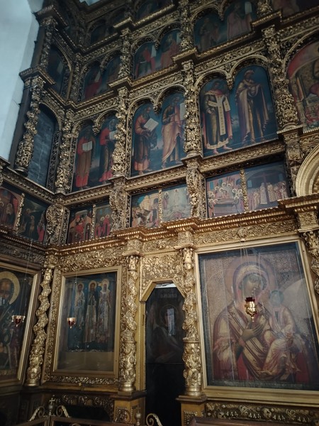 Мария провела экскурсию для двух семей, младшему ребёнку 7 лет. Всем участникам экскурсия понравилась. Мария работает