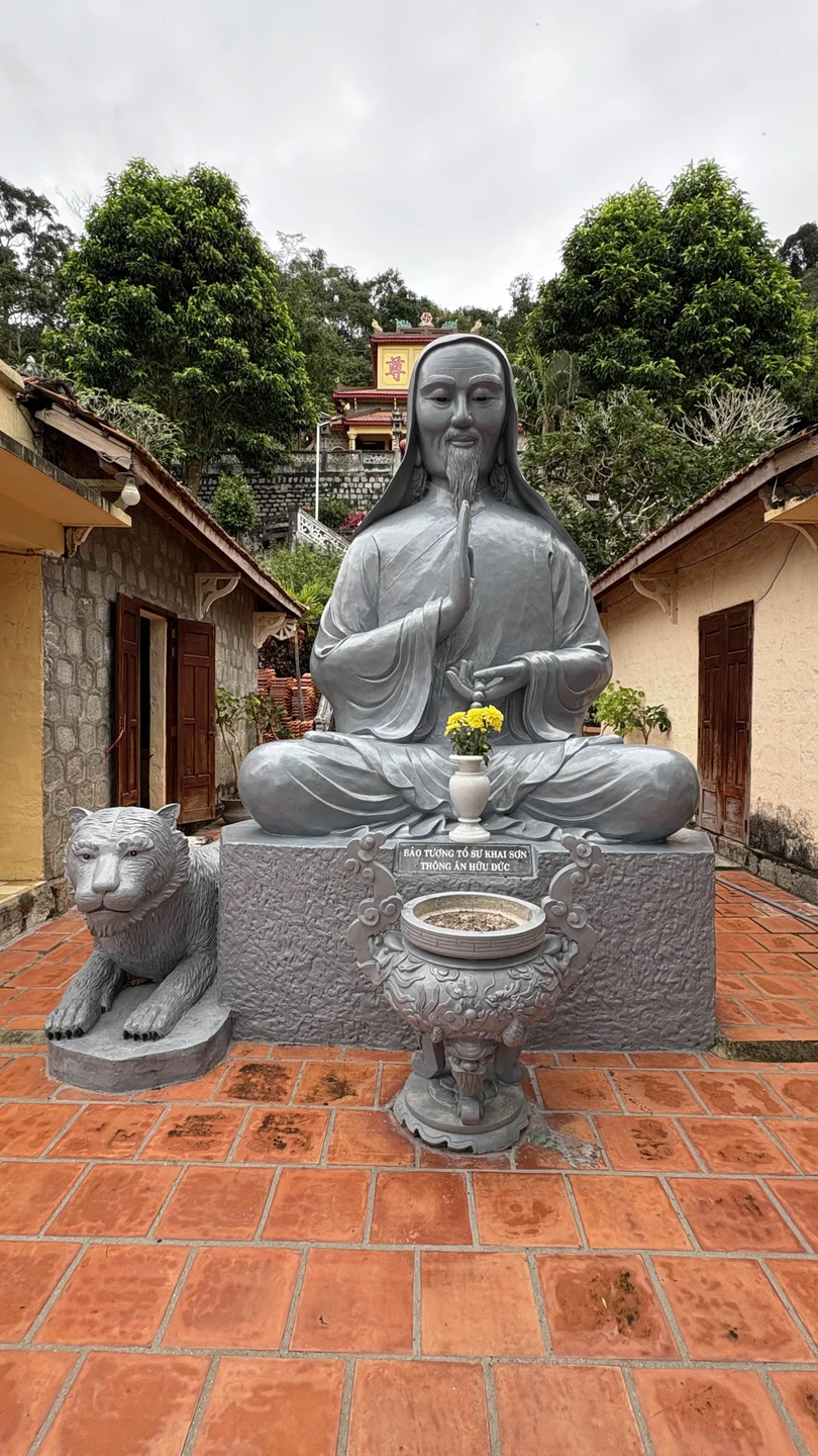 Михаил, спасибо большое за замечательную экскурсию! Время, проведенное с вами, пролетело словно в минуты теплого общения