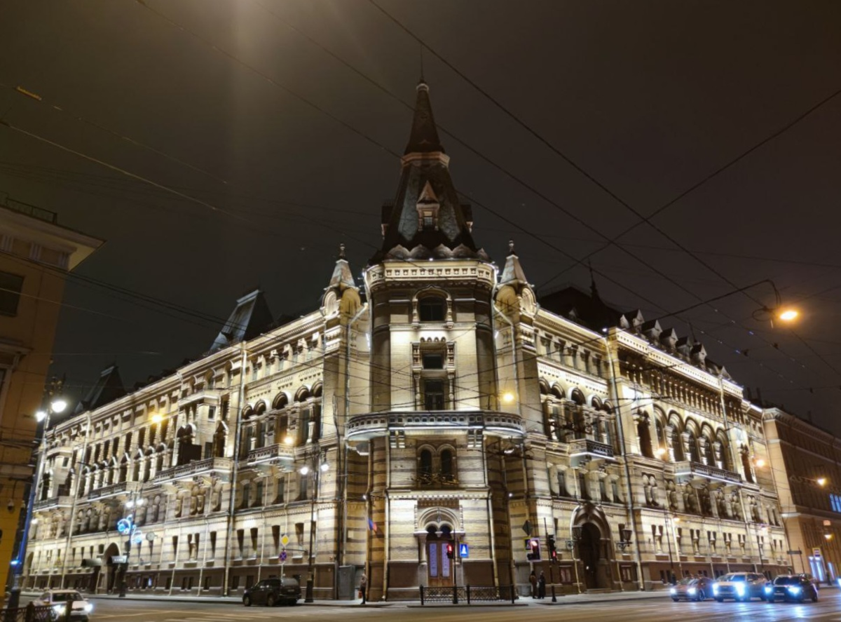 Фото 2 - Экскурсия: "Мобильный квест «Петербург революционный»"