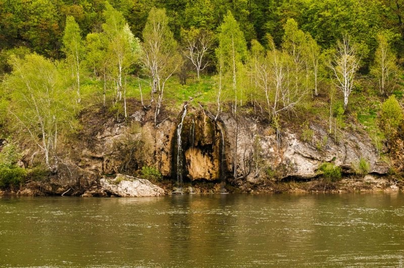 Аскинская ледяная пещера и водопад Мужские слёзы