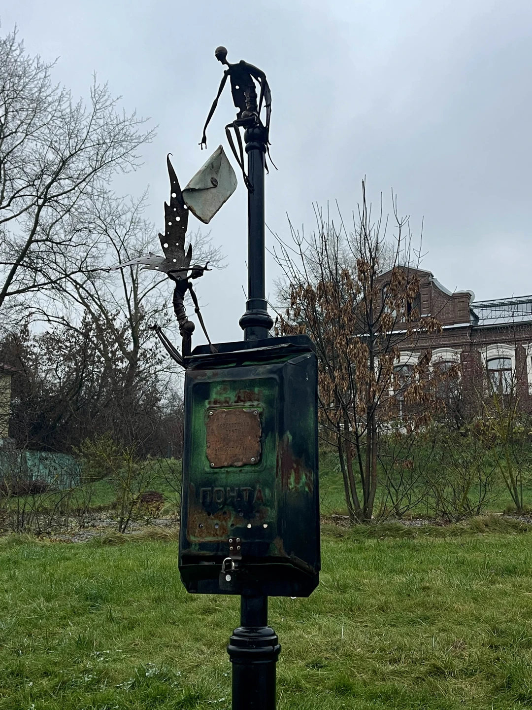 Петр - отличный рассказчик, очень харизматичный экскурсовод с прекрасным чувством юмора! Спасибо за прекрасно проверенное время!