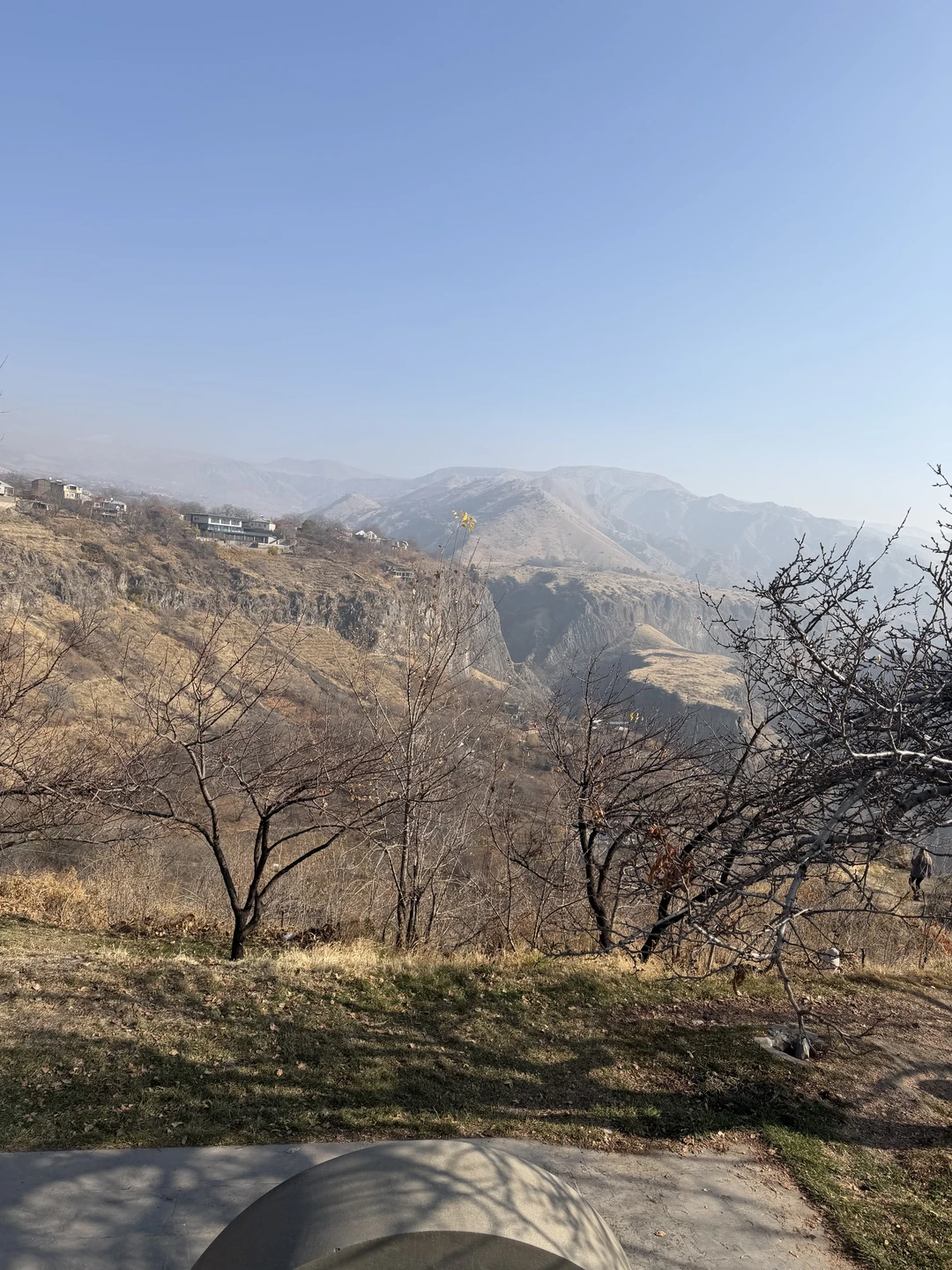 Потрясающий гид Егор и водитель Ашот, говорил на Английском и русском, причем русских было всего 4