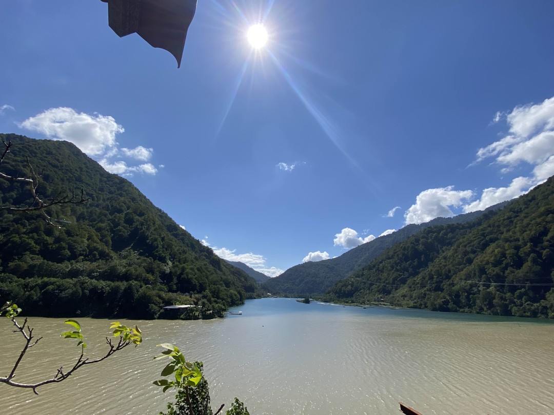 Очень хорошая и веселая экскурсия, много локаций, прекрасный обед, танцоры, ведущий, сюрприз классный (не буду рассказывать