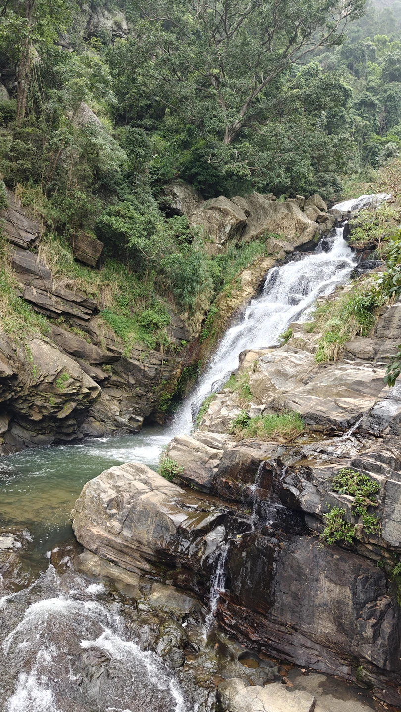Задача была найти гида для путешествия в составе семьи из трёх человек на три дня. Гид