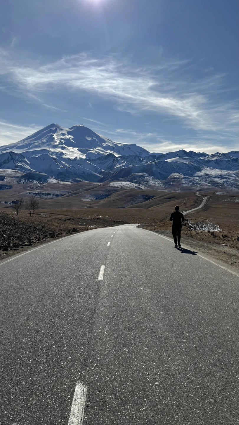 Понравилось, что утром в 7:30 открыл Трипстер и уже в 10:00 мы сидели в комфортабельном новеньком