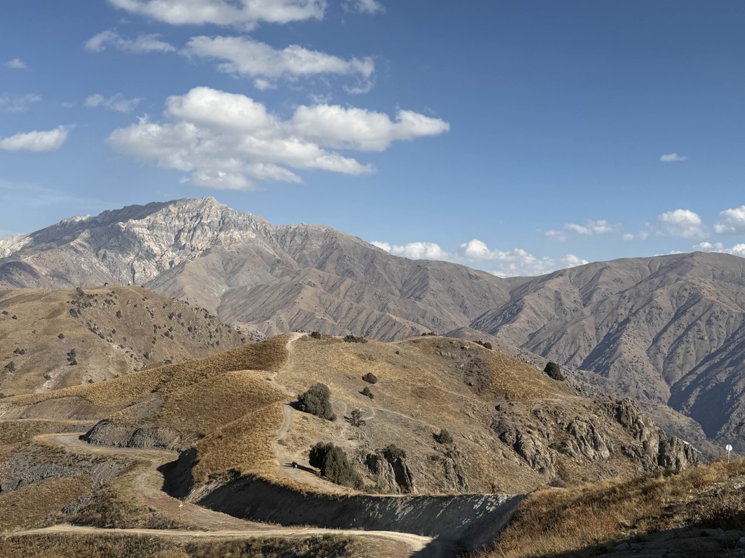 Из Ташкента - в горы Западного Тянь-Шаня (Людмила)