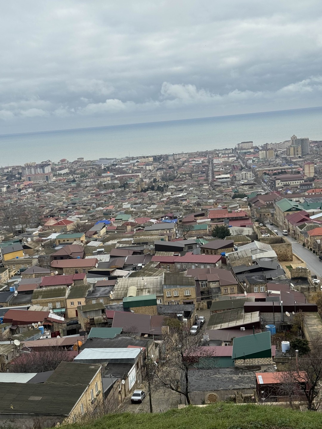 Тимур поделился интересными фактами о традициях и истории Дагестана, на простых и интересных примерах. Рассказ гида