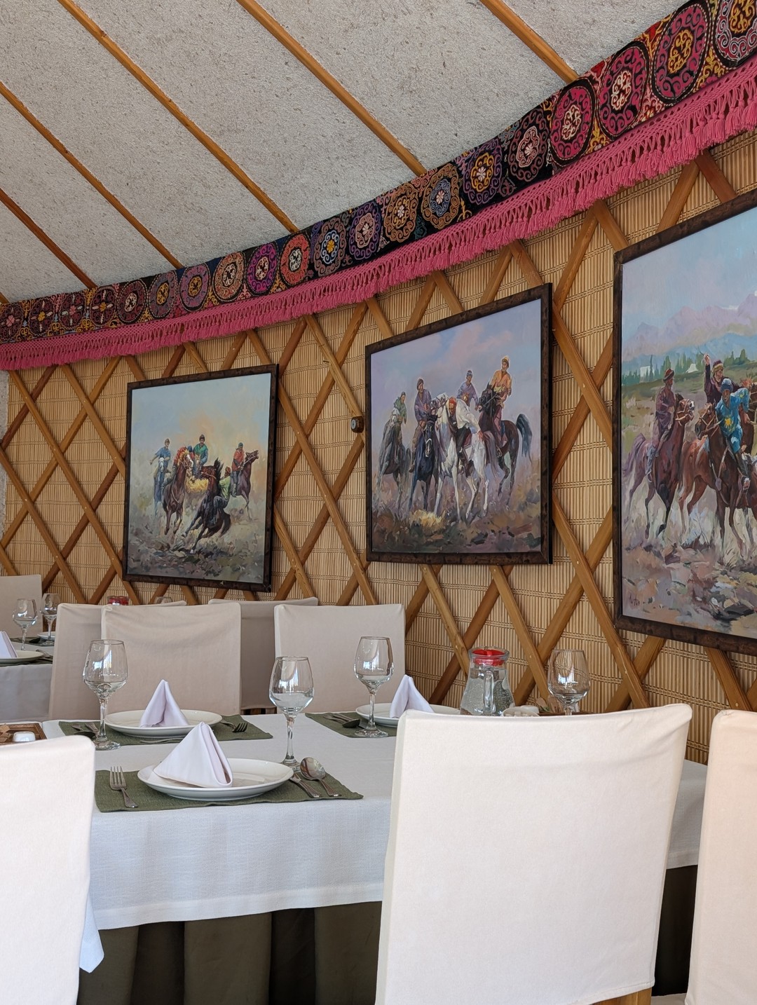 Очень впечатлила эта экскурсия! Шикарные, потрясающие виды, интересный маршрут, приятное общение, вкусный обед