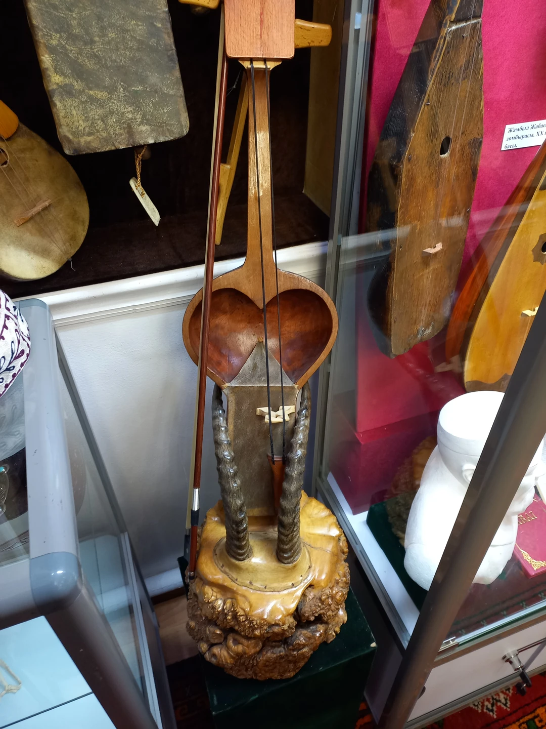 Прекрасная Жанар, спасибо за интересную и познавательную экскурсию! Узнали много нового, в музее понравилось то, что