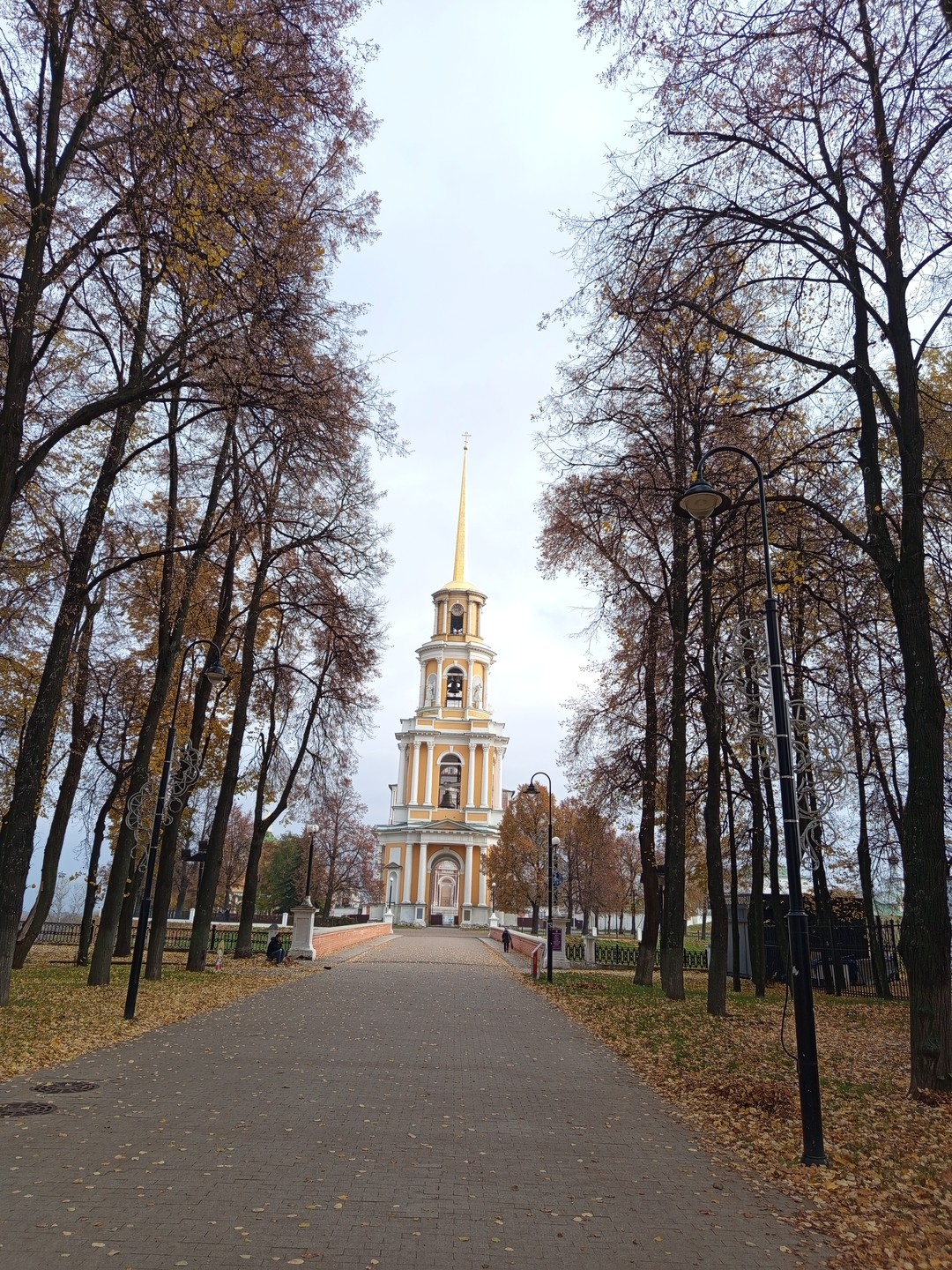 Экскурсия понравилась. Андрей увлекательно и интересно вел экскурсию. Андрей владеет большой информацией и с желанием ею