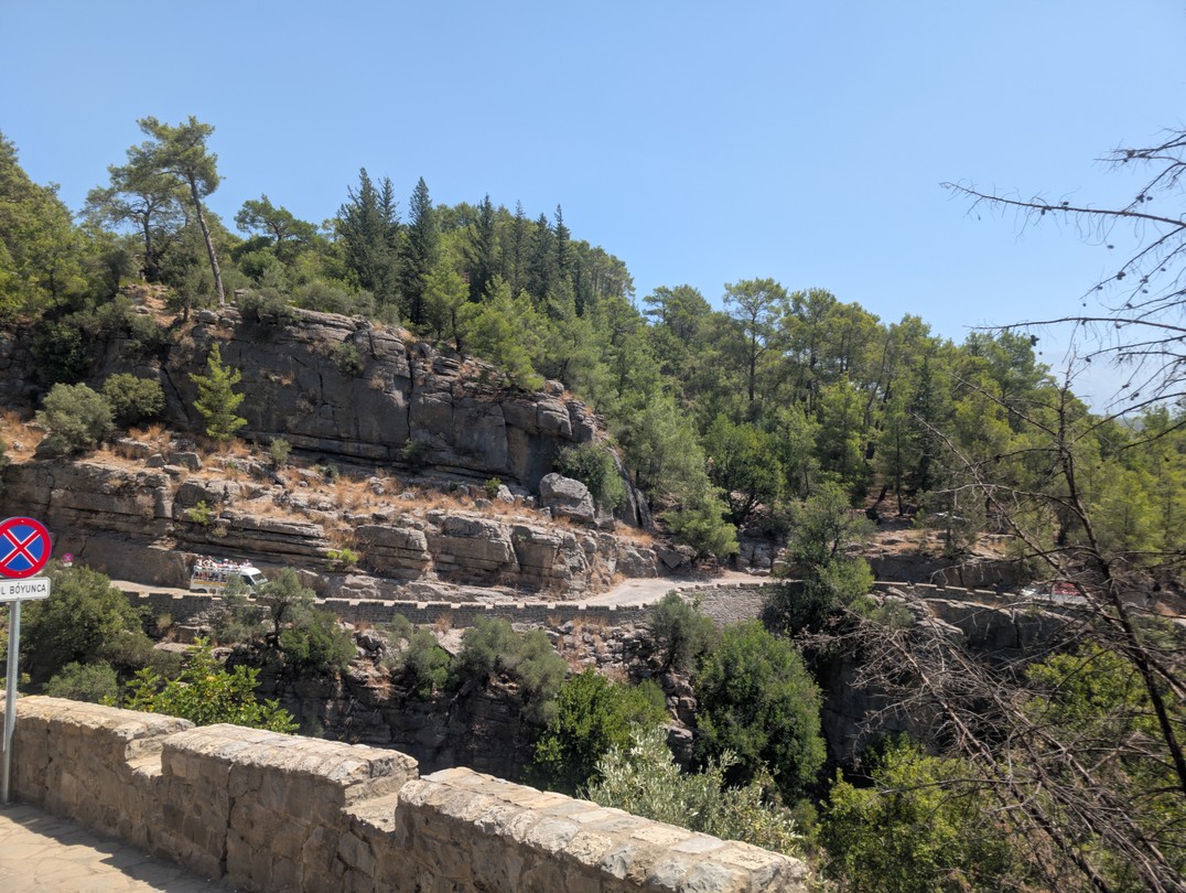 В общем и целом все хорошо, мы брали комбо рафтинг + джип сафари + квадроциклы +